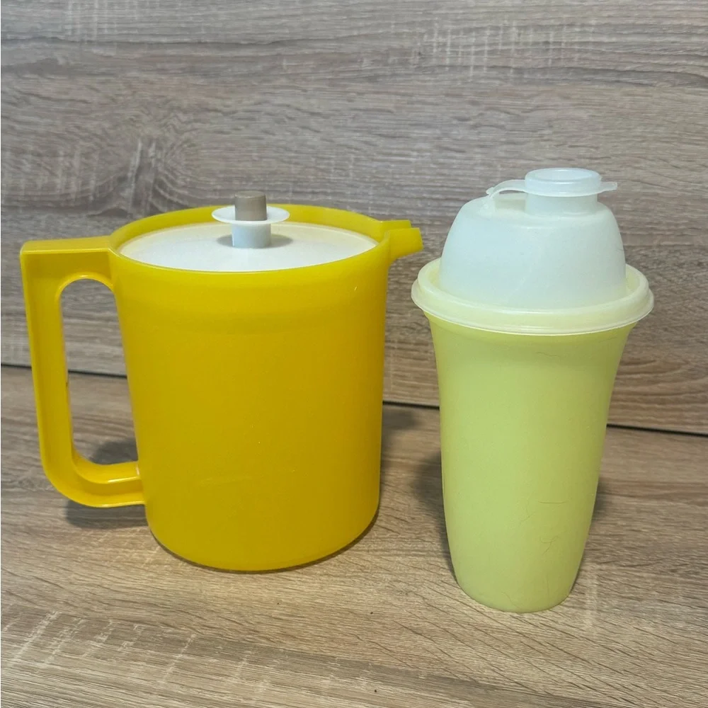Vintage Tupperware bright Yellow juice Pitcher shaker blender set bundle